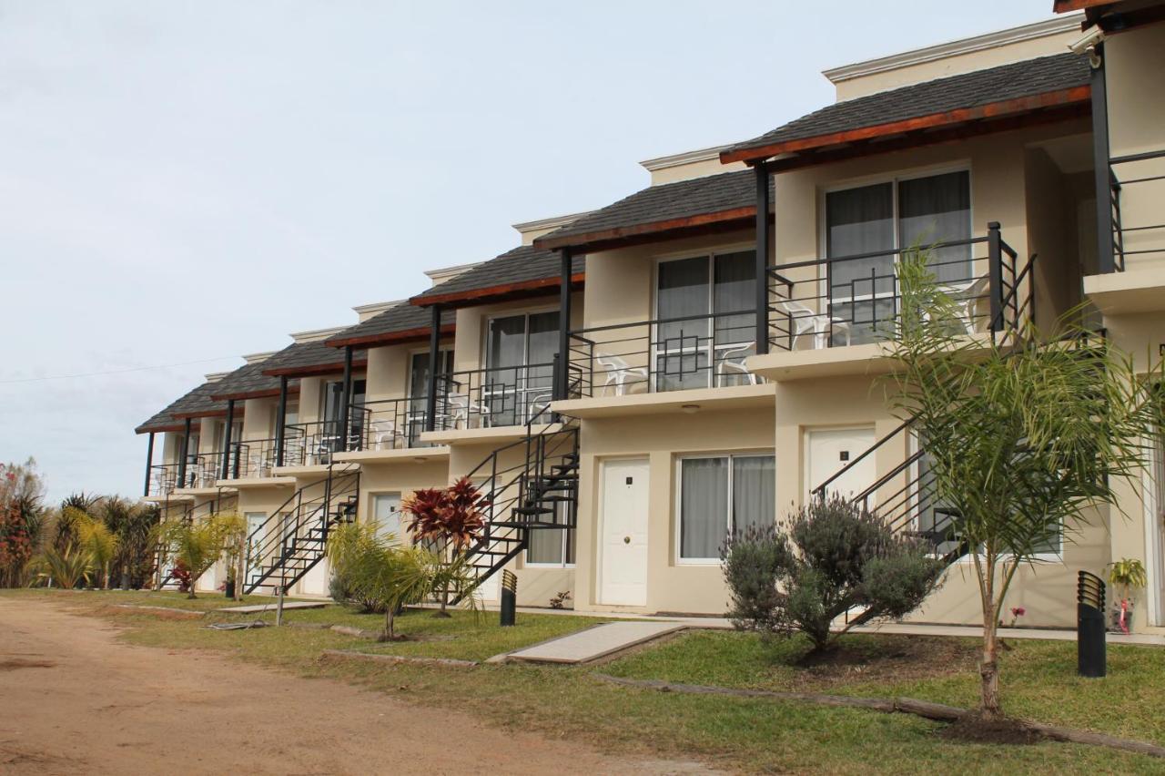 Brisas Del Lago Apartamentos Colon  Exterior photo