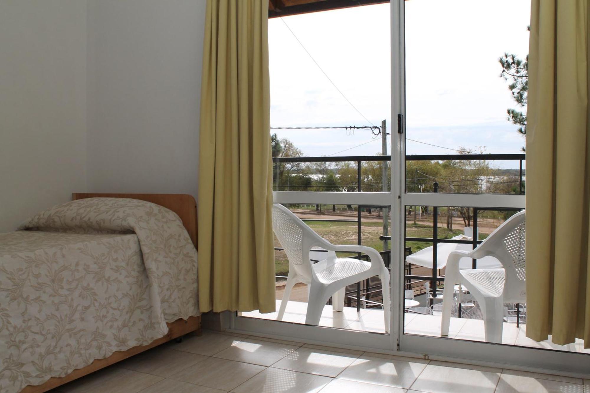 Brisas Del Lago Apartamentos Colon  Exterior photo