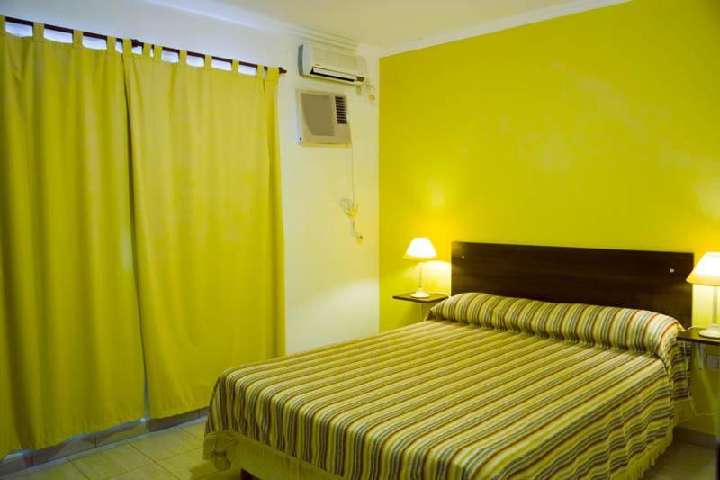 Brisas Del Lago Apartamentos Colon  Exterior photo